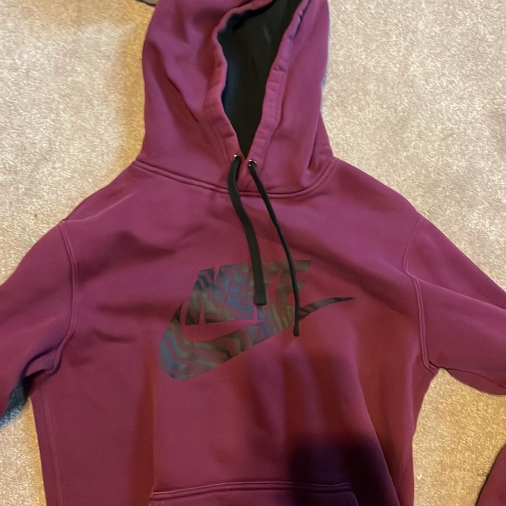 Nike maroon sweatshirt